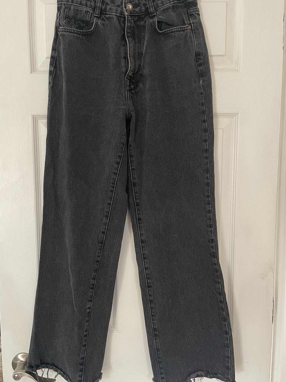 Zara Women's high rise wide leg Jeans in Washed Black 4 Classic fall staple